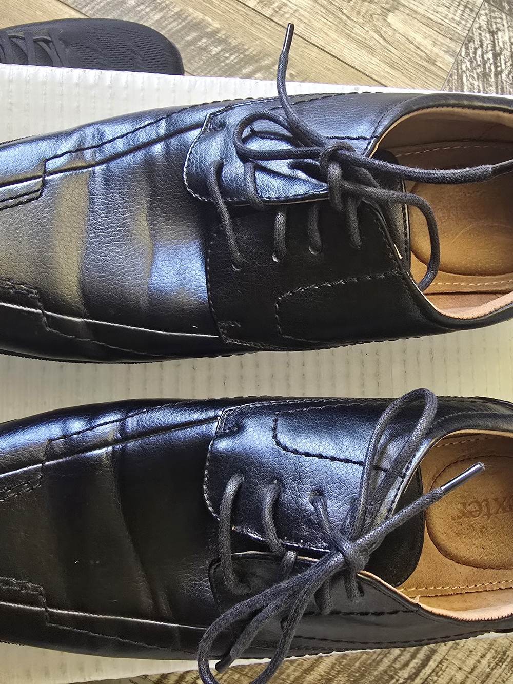 Dexter Black Leather Lace-Up Oxfords